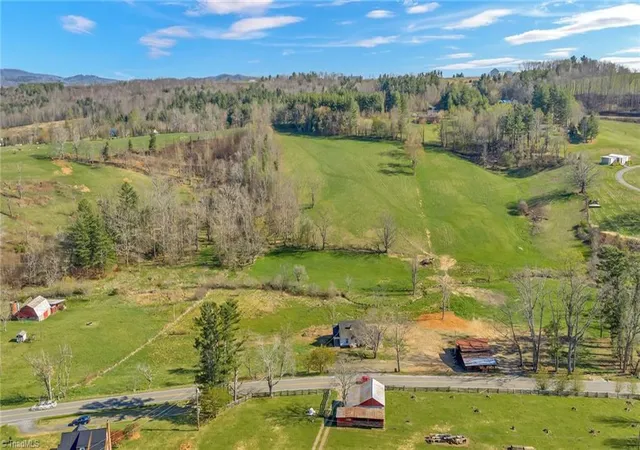 Homes for sale in Jefferson, NC | 3630 Us Hwy 221 N, Jefferson, NC 28640 | MLS# 1223913