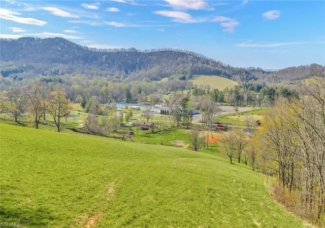 Homes for sale in Jefferson, NC | 3630 Us Hwy 221 N, Jefferson, NC 28640 | MLS# 1223913