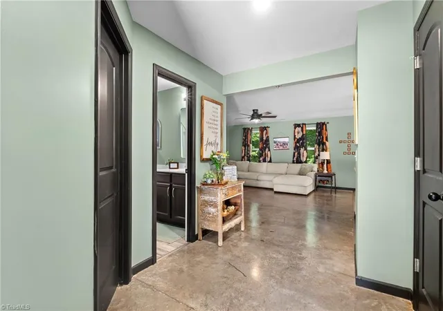Photo 3 of Single family home for sale at 185 Cliffview Dr, Lexington, NC 27292 | MLS# 1233213 | Listing updated on 2026-08-27