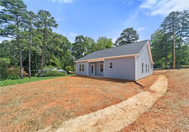 33rd image of 1643 Ralee Dr, Winston Salem, NC 27127 | MLS# 1230642