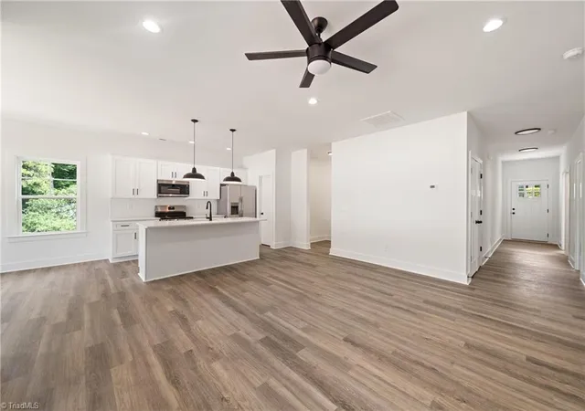 3rd image of 1643 Ralee Dr, Winston Salem, NC 27127 | MLS# 1230642