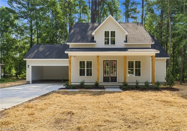 Photo 1 of Sale Pending at 302 Pine St, Smithfield, NC 27577 | MLS# 1231299 | Listing updated on 2026-08-30