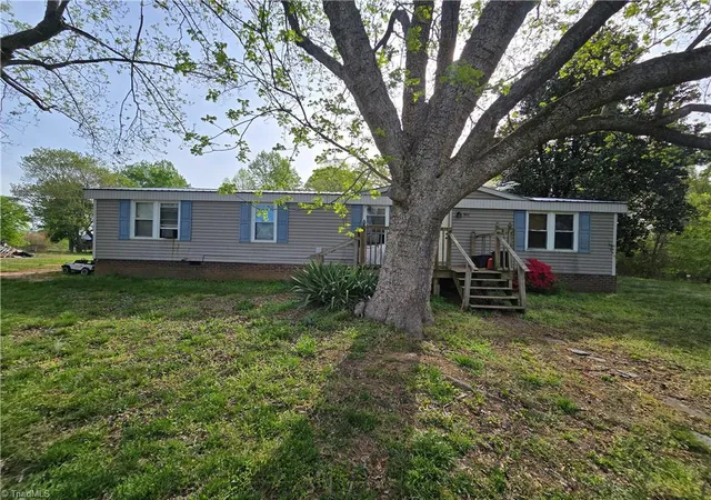 Homes for sale in Reidsville, NC | 467 Huffines Mill Rd, Reidsville, NC 27320 | MLS# 1227195
