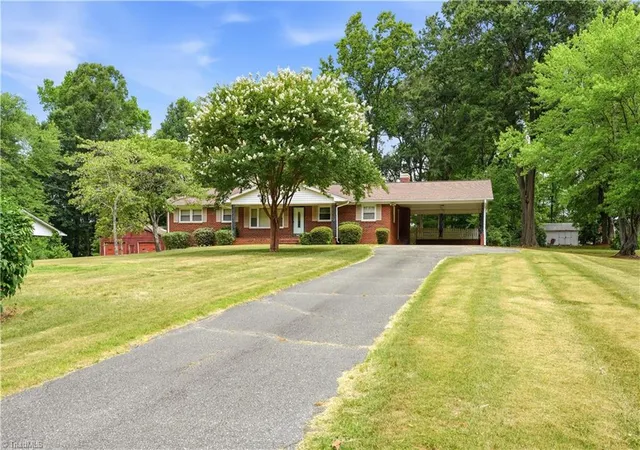 Photo 3 of Sale Pending at 717 Corjon St, Kernersville, NC 27284 | MLS# 1225086 | Listing updated on 2026-09-19