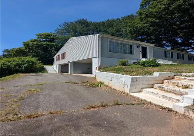 2nd image of 4221 Eck Rd, Jonesville, NC 28642 | MLS# 1223008