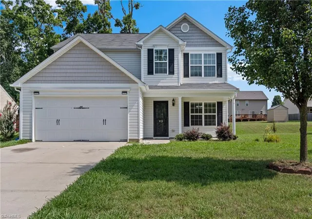 1st image of 813 Leach Ave, Thomasville, NC 27360 | MLS# 1226814