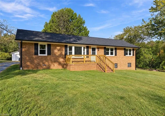 Photo 1 of Sale Pending at 5500 Fieldswood Dr, Greensboro, NC 27406 | MLS# 1239457 | Listing updated on 2026-10-27