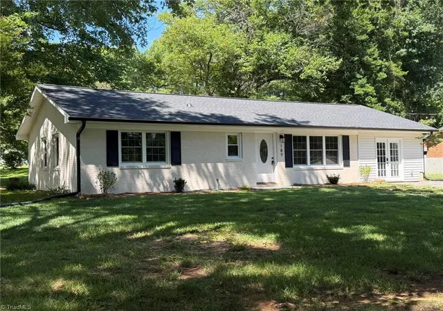 1st image of 189 W Cleve St, Mount Airy, NC 27030 | MLS# 1225676