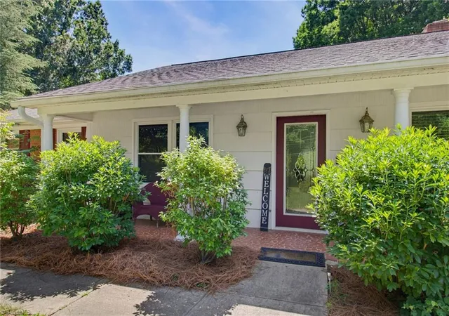 Homes for sale in Pfafftown, NC | 3462 Stimpson Dr, Pfafftown, NC 27040 | MLS# 1222871