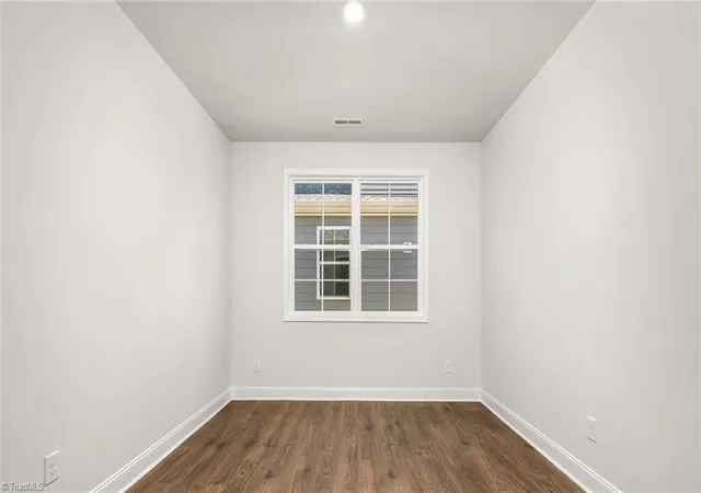 Photo 4 of Single family home for sale at 311 Sefton Dr, Jamestown, NC 27282 | MLS# 1230105 | Listing updated on 2026-08-04
