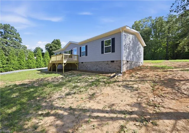 4th image of 3929 Piney Mountain Rd, Walnut Cove, NC 27052 | MLS# 1229505