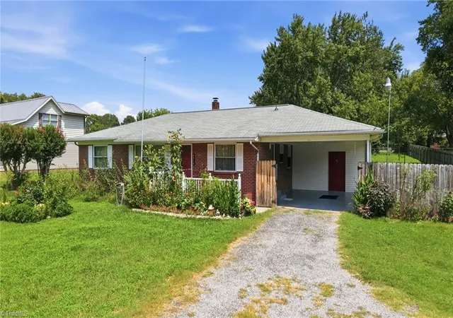 4th image of 4358 Gumtree Rd, Winston Salem, NC 27107 | MLS# 1230925