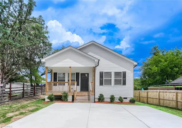 Photo 1 of Single family home for sale at 1335 Elrado St, Burlington, NC 27217 | MLS# 1227363 | Listing updated on 2026-09-17