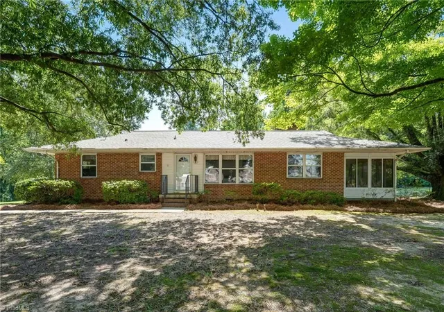 Photo 3 of Sale Pending at 1108 N Main St, Kernersville, NC 27284 | MLS# 1230069 | Listing updated on 2026-08-28