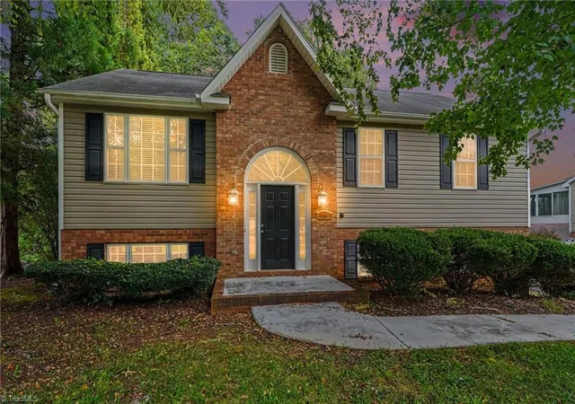 Photo 2 of Single family home for sale at 185 Summit Dr, Mocksville, NC 27028 | MLS# 1233528 | Listing updated on 2026-09-14