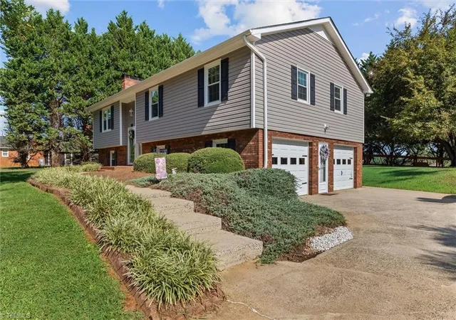 Photo 3 of Sale Pending at 125 Hartley Ln, Pilot Mountain, NC 27041 | MLS# 1233801 | Listing updated on 2026-09-01