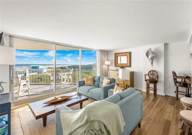 Listing Photo 2 - Condo for sale in building located at 800 Sandcastle Dr, Port Aransas, TX 78373 - Unit #430