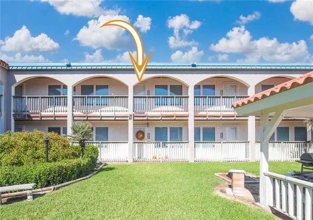 Listing Photo 2 - Condo for sale in building located at 15005 Windward Dr, Corpus Christi, TX 78418 - Unit #213