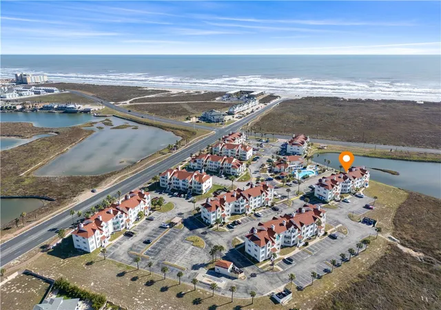 Listing Photo 3 - Condo for sale in building located at 14721 Whitecap Blvd, Corpus Christi, TX 78418 - Unit #242