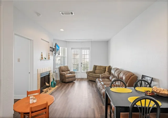 Listing Photo 5 - Condo for sale in building located at 14721 Whitecap Blvd, Corpus Christi, TX 78418 - Unit #242
