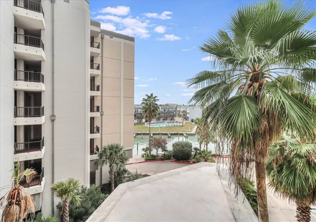 Listing Photo 5 - Condo for sale in building located at 1000 N Station St, Port Aransas, TX 78373 - Unit #311