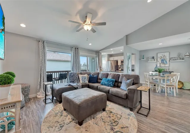 Listing Photo 4 - Condo for sale in building located at 230 Cut Off Rd, Port Aransas, TX 78373 - Unit #231