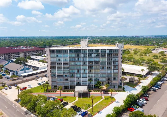 Listing Photo 1 - Condo for sale in building located at 4600 Ocean Dr, Corpus Christi, TX 78412