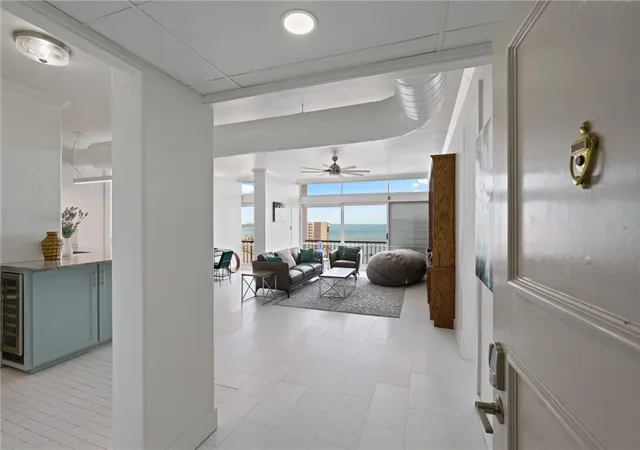 Listing Photo 4 - Condo for sale in building located at 4600 Ocean Dr, Corpus Christi, TX 78412