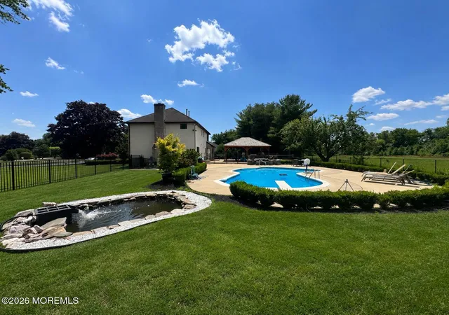 3rd image of 2 Candlelight Dr, Holmdel, NJ 07733 | MLS# 22620420