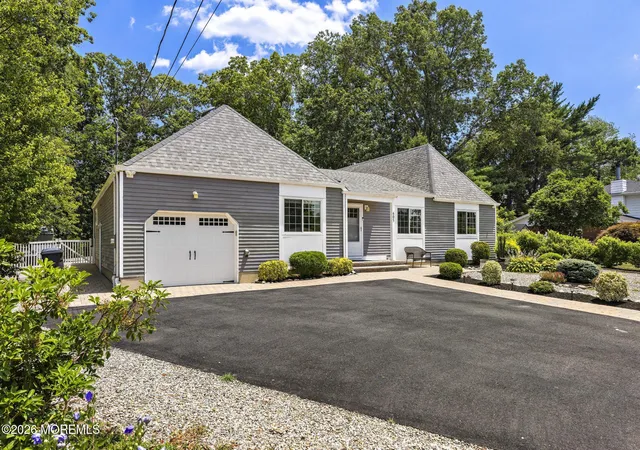 2nd image of 605 Duchess Ct, Toms River, NJ 08753 | MLS# 22620787