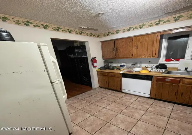 Photo 3 of Sale Pending at 1261 Medina Rd, Lakewood, NJ 08701 | MLS# 22427477 | Listing updated on 2026-08-14