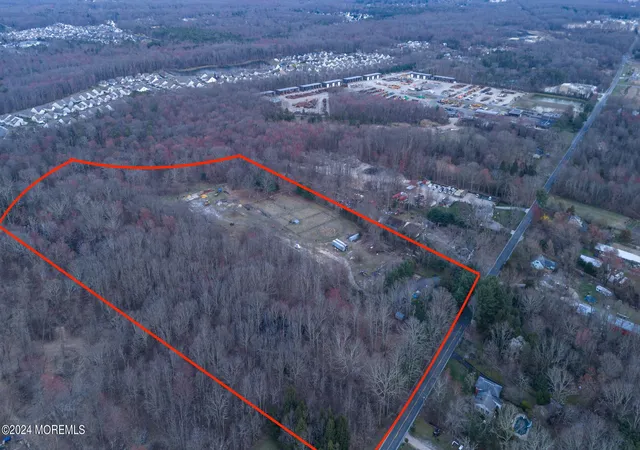 Photo 2 of Single family home for sale at 40 Yellowbrook Rd, Freehold, NJ 07728 | MLS# 22428476 | Listing updated on 2026-02-03