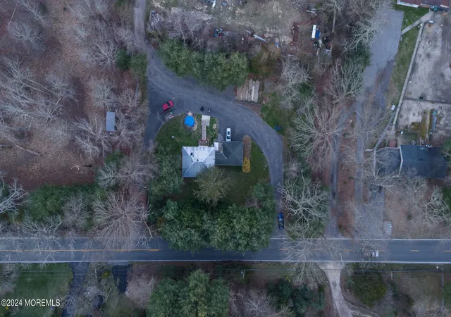 Photo 4 of Single family home for sale at 40 Yellowbrook Rd, Freehold, NJ 07728 | MLS# 22428476 | Listing updated on 2026-02-03
