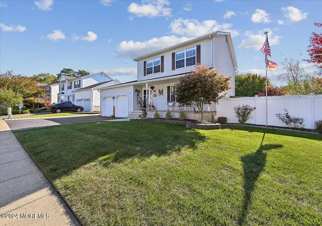 Photo 3 of Sale Pending at 33 Bronia St, Howell, NJ 07731 | MLS# 22430445 | Listing updated on 2026-04-08