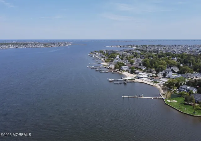 3rd image of 226 Kettle Creek Rd, Toms River, NJ 08753 | MLS# 22515268