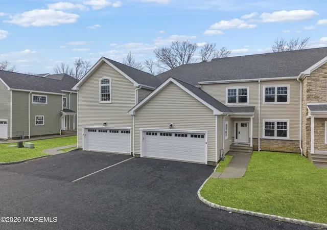 Homes for sale in Farmingdale, NJ | 14 Remington Ct, Farmingdale, NJ 07727 | MLS# 22518139