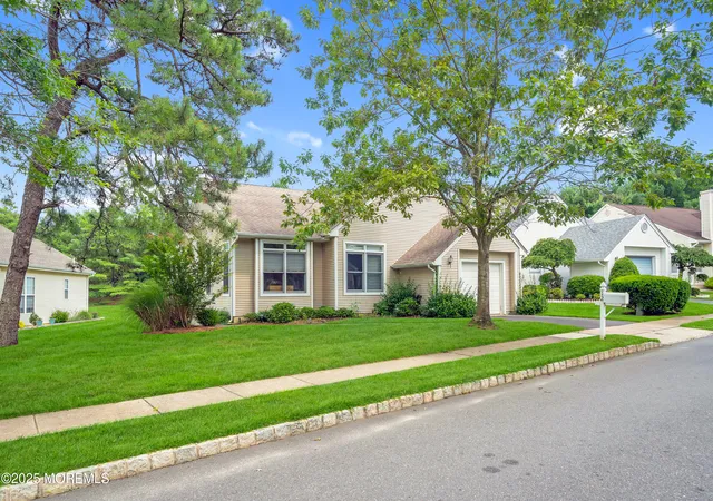 3rd image of 12 Springlawn Dr, Lakewood, NJ 08701 | MLS# 22521998