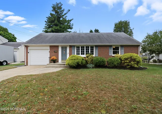 Single Family Residence at 17 Samantha Ln, Trenton, NJ 08619 | MLS# 22531333 | | Sold on 2026-01-09