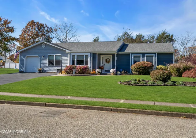 3rd image of 8 Eagle Dr, Bayville, NJ 08721 | MLS# 22621201