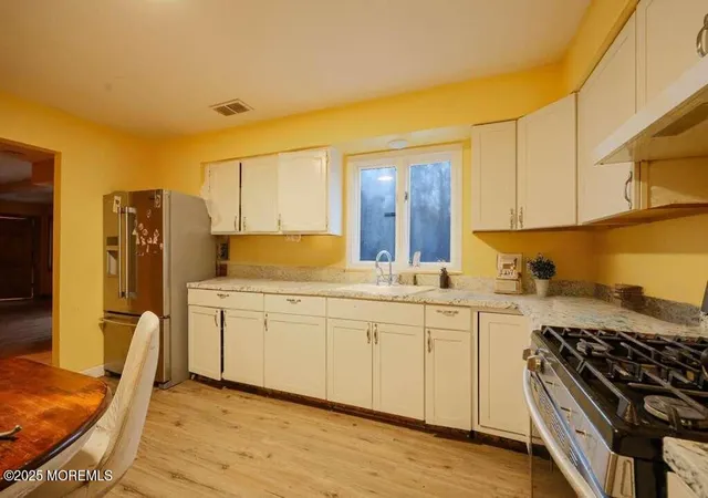 Photo 3 of Single family home for sale at 1158 Cecil Ct, Lakewood, NJ 08701 | MLS# 22535835 | Listing updated on 2026-07-06