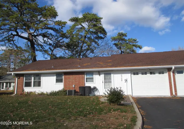 Photo 1 of Single family home for sale at 678 New Castle Ct #B, Lakewood, NJ 08701 | MLS# 22535520 | Listing updated on 2026-09-22