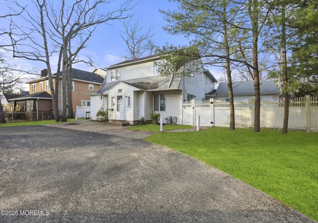 5th image of 637 6Th St, Lakewood, NJ 08701 | MLS# 22536494