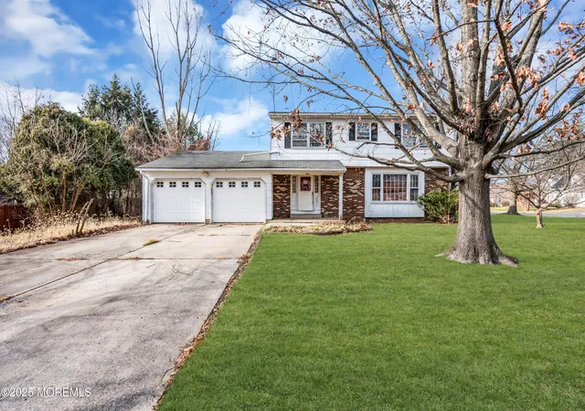 Photo 3 of Single Family Residence at 1 Colleen Cir, Ewing, NJ 08638 | MLS# 22536111 | | Sold on 2026-01-22