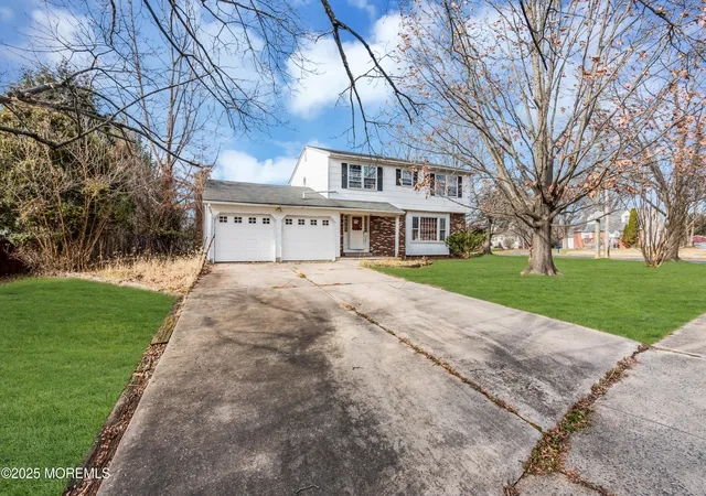 Photo 4 of Single Family Residence at 1 Colleen Cir, Ewing, NJ 08638 | MLS# 22536111 | | Sold on 2026-01-22