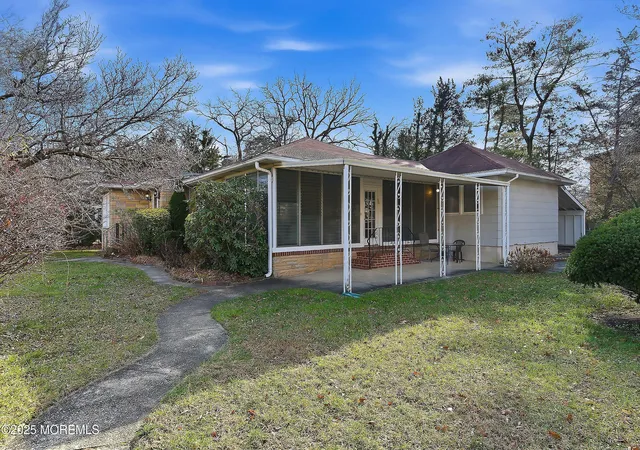 Photo 3 of Single family home for sale at 34 Central Ave, Lakewood, NJ 08701 | MLS# 22536337 | Listing updated on 2025-12-31