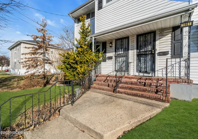 Homes for sale in Rahway, NJ | 1663 Columbus Pl, Rahway, NJ 07065 | MLS# 22537246