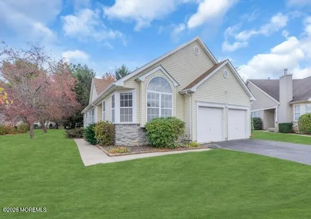 Homes for sale in Toms River, NJ | 2464 Spring Hill Dr, Toms River, NJ 08755 | MLS# 22600087
