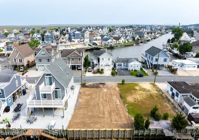 Photo 4 of Sale Pending at 109 E Sail Dr, Little Egg Harbor Twp, NJ 08087 | MLS# 22600103 | Listing updated on 2026-07-11