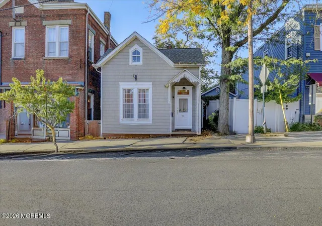 Homes for sale in Keyport, NJ | 55 E Front St, Keyport, NJ 07735 | MLS# 22600316