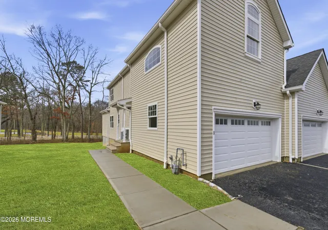 Homes for sale in Farmingdale, NJ | 10 Remington Ct, Farmingdale, NJ 07727 | MLS# 22601520